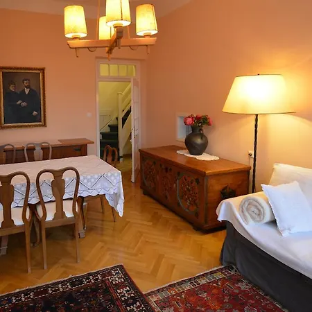 Villa Elasan *